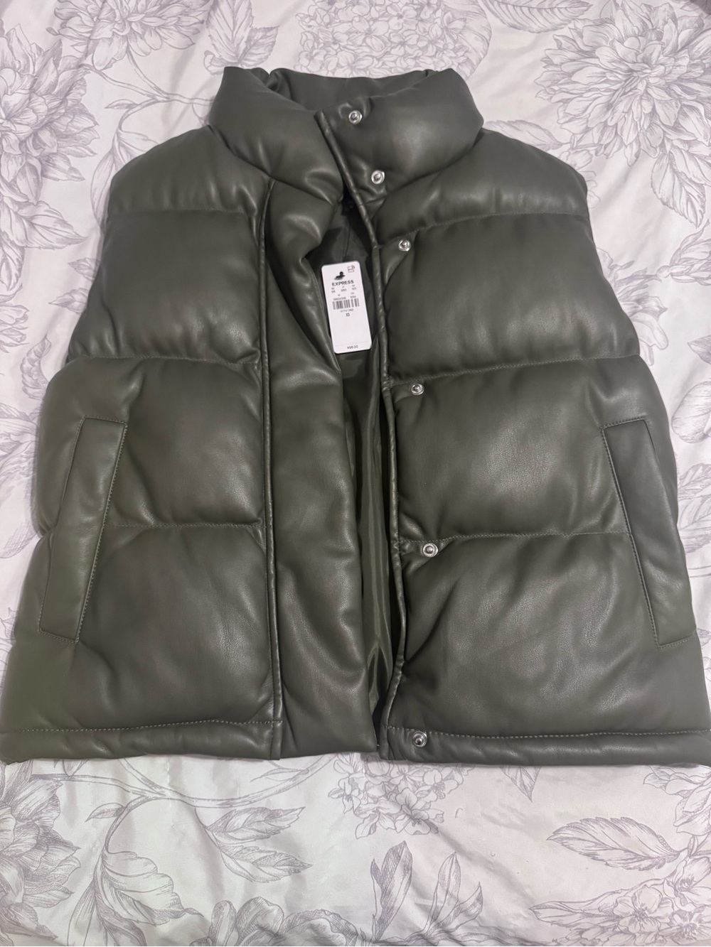 Express, women’s Puffer Vest in Dark Olive Green - Womens Sleeveless Coat